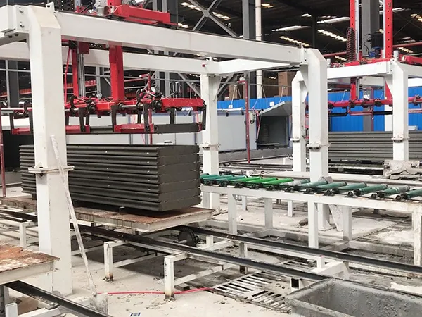 Ligne de production de panneaux muraux en béton cellulaire sur le site du clien